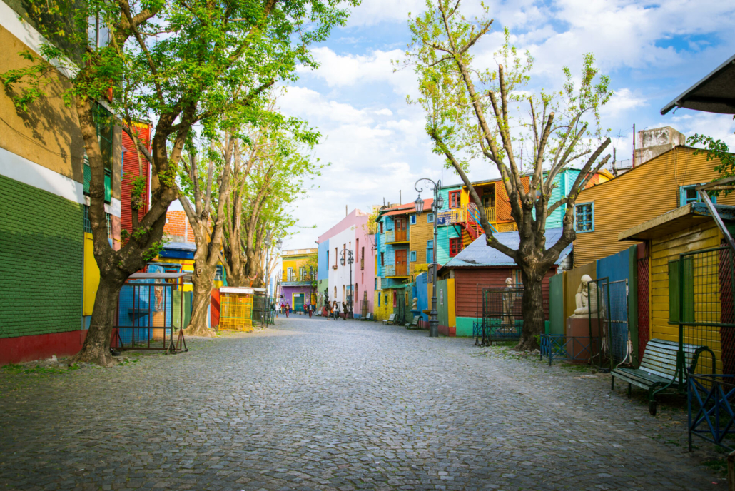 Buenos Aires: "Caminito" street and his famous painted houses in the neighborhood of La Boca. Umzug nach Argentinien/Shipment to Argentina