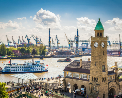 Transport nach Deutschland Fracht Container Hafen Hamburg Transport Übersee Transport