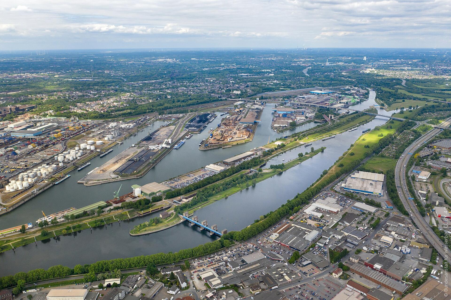 Deutschland Ruhr Duisburg Binnenhafen