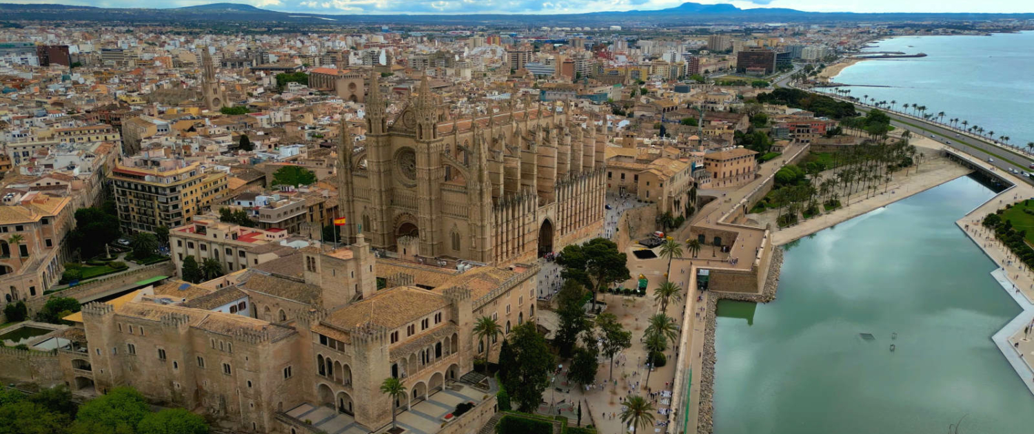 Deutsche Auswanderer Mallorca einwandern Deutsche in Mallorca leben und wohnen auf Mallorca Transport nach Mallorca fracht nach Mallorca Container nach Mallorca kosten Mallorca transport Mallorca Umzug nach Mallorca