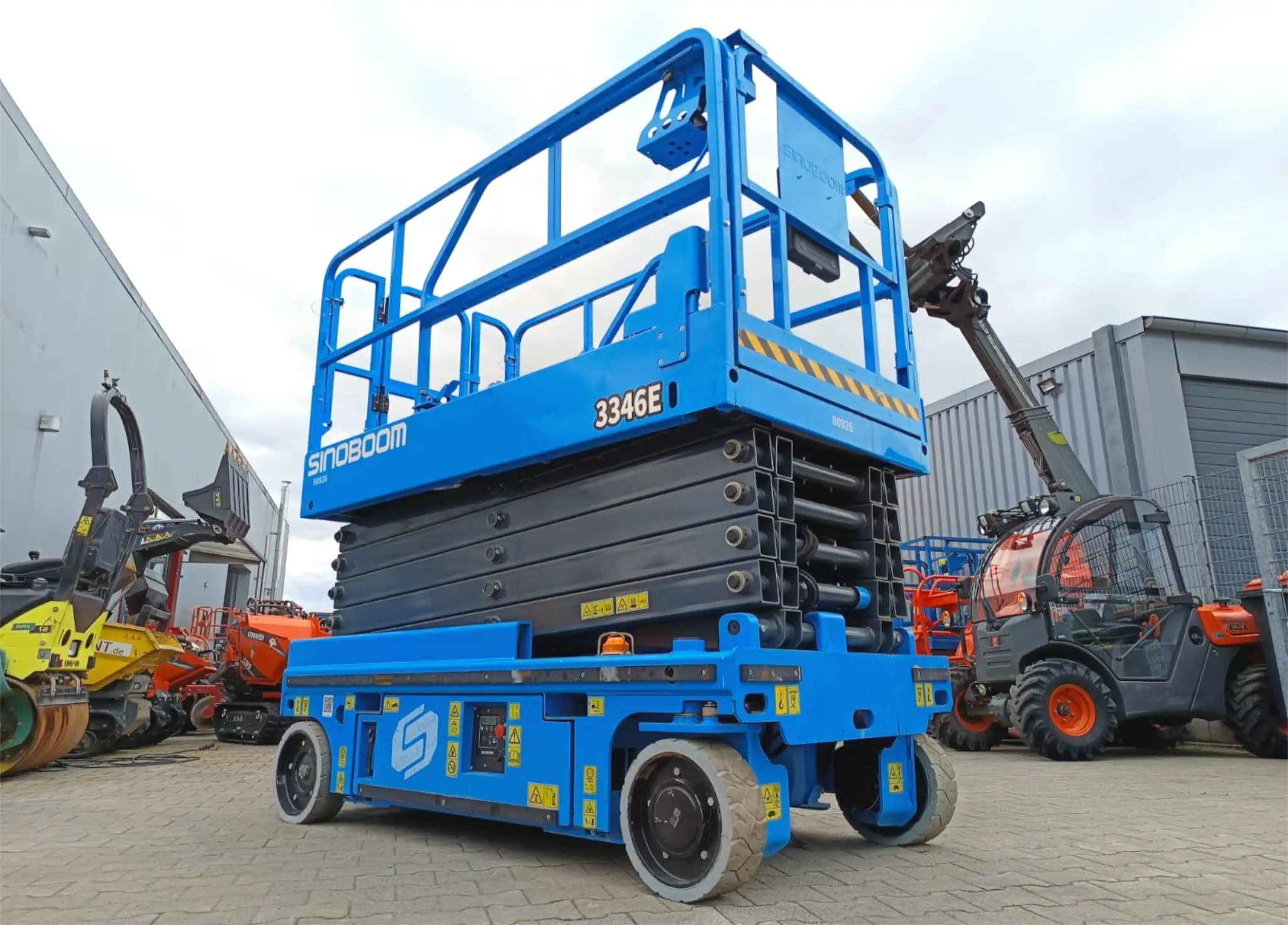 Maschinen aus China Machinen auf dem Markt Dominanz von China Hegemoniebestreben Chinas Wettbewerb der Mschinen Chinesische Maschine Hebebühne Scherenbühne Sinoboom